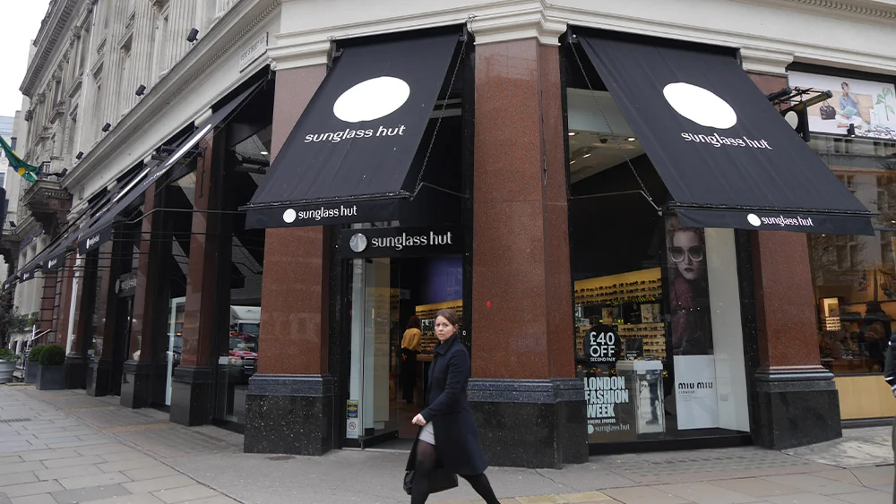 Taking A Phygital Approach to Your Retail Business Lessons from Sunglass Hut 1